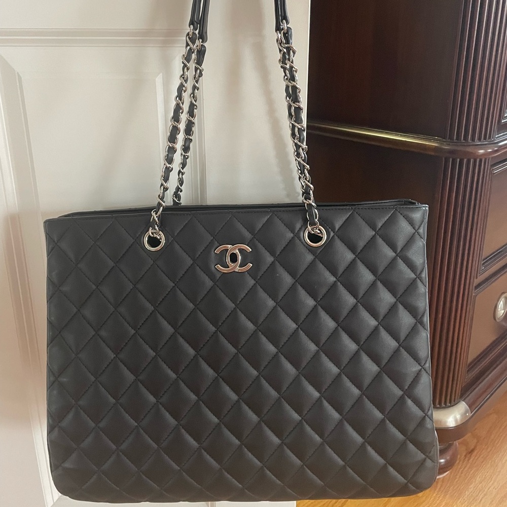 CHANEL Classic Shopper Tote!  Excellent Condition!